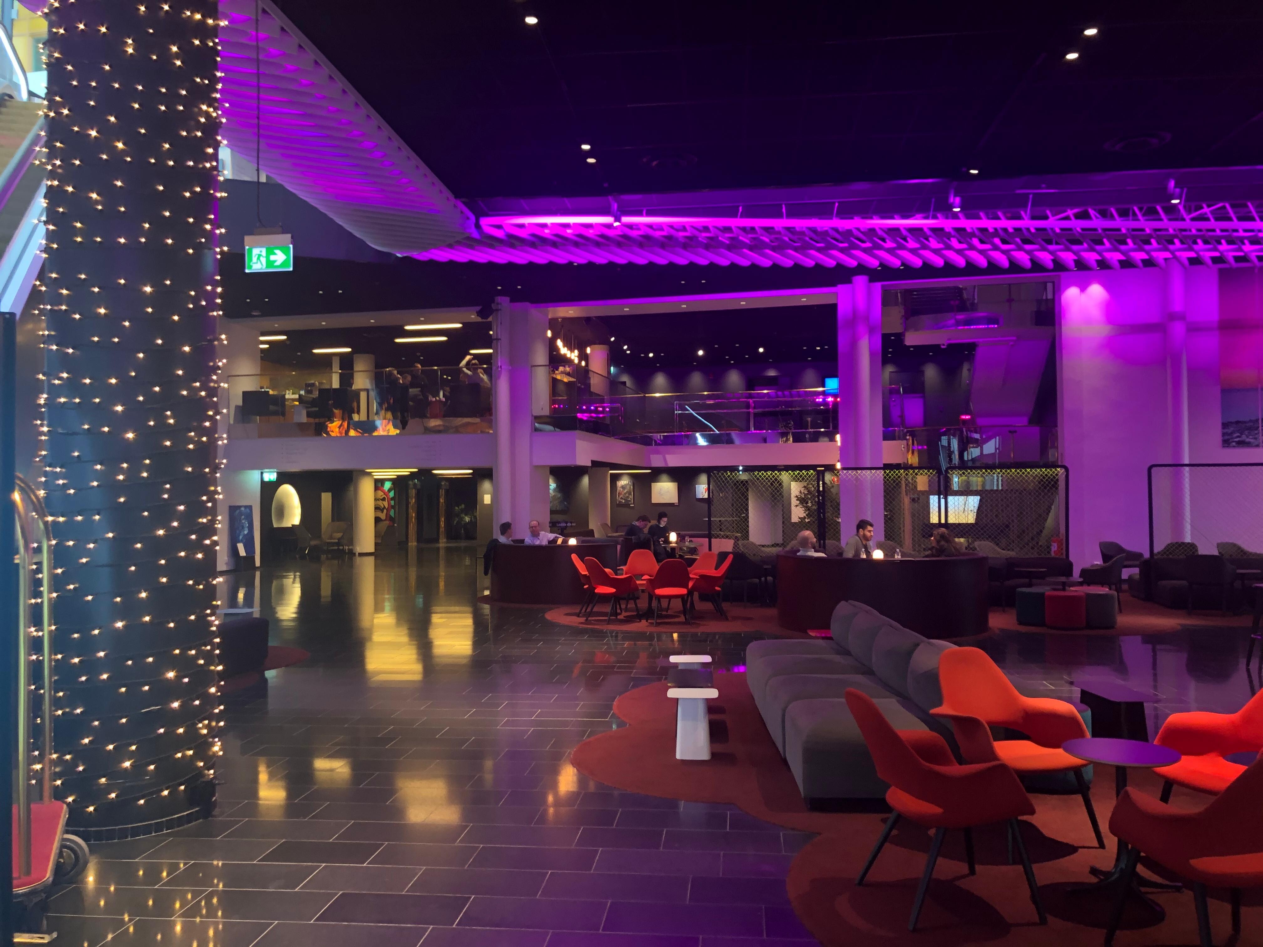 Hall con bar e reception