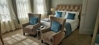 Signature suite: Aquamarine