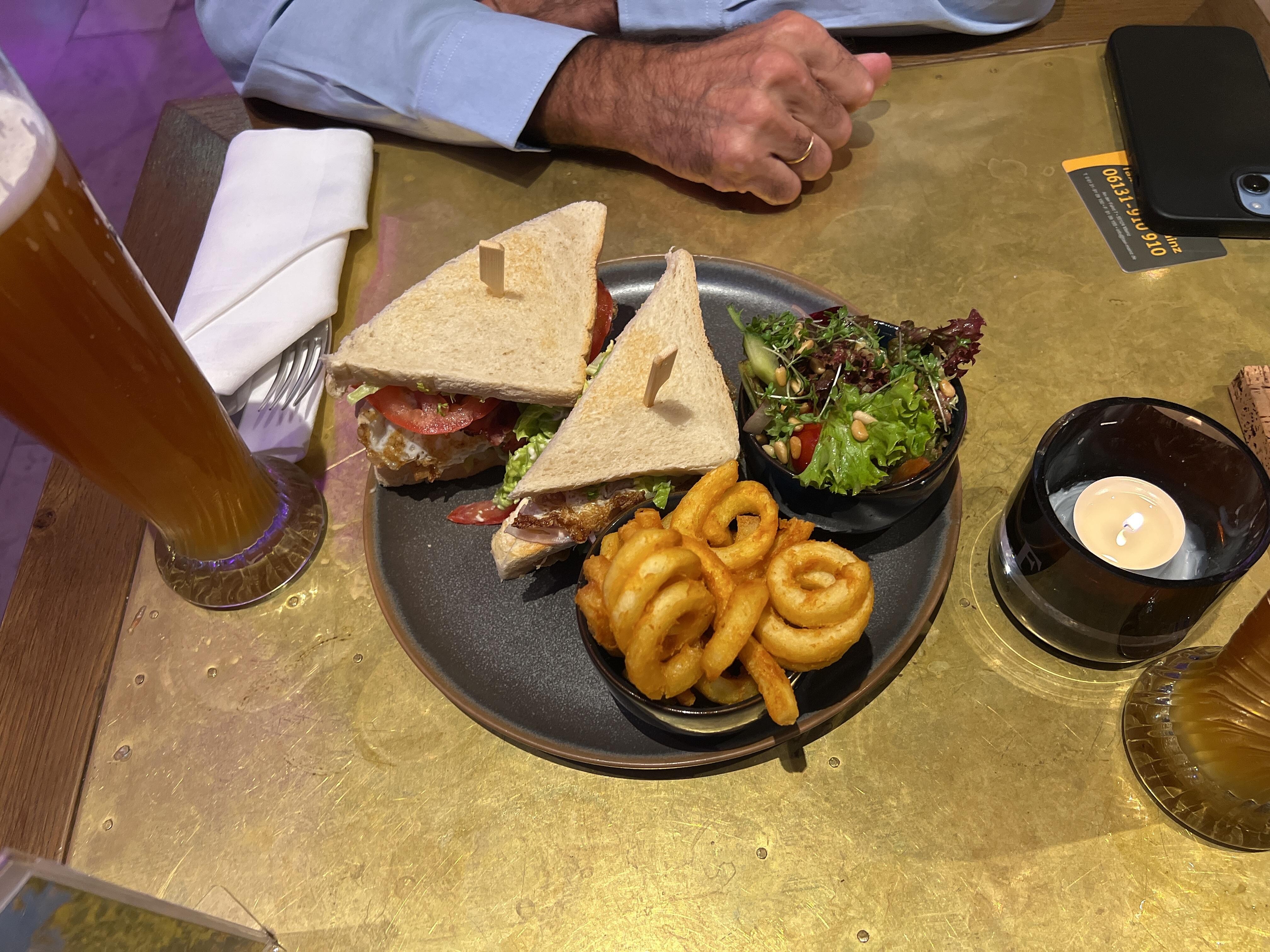 Comida en el bar