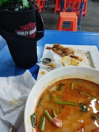 Essen auf Nachtmarkt