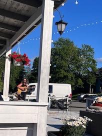 Terrace live music