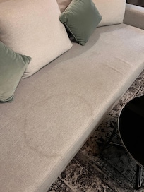 Flecken auf dem Sofa