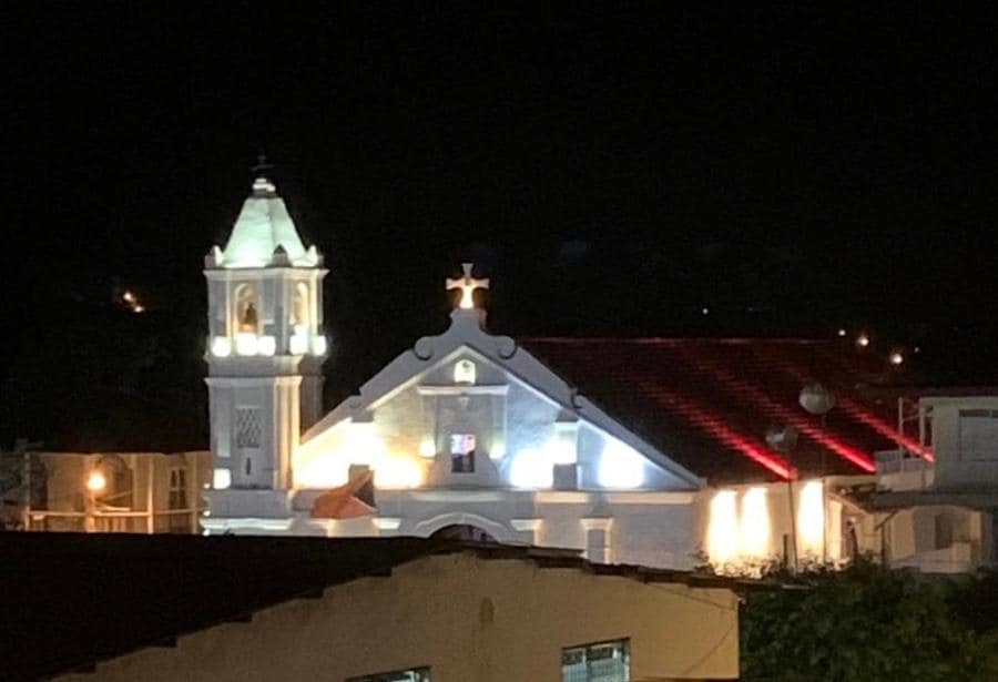 La iglesia de Santa Librada, Patrona de Las Tablas, desde el balcón de la habitación.