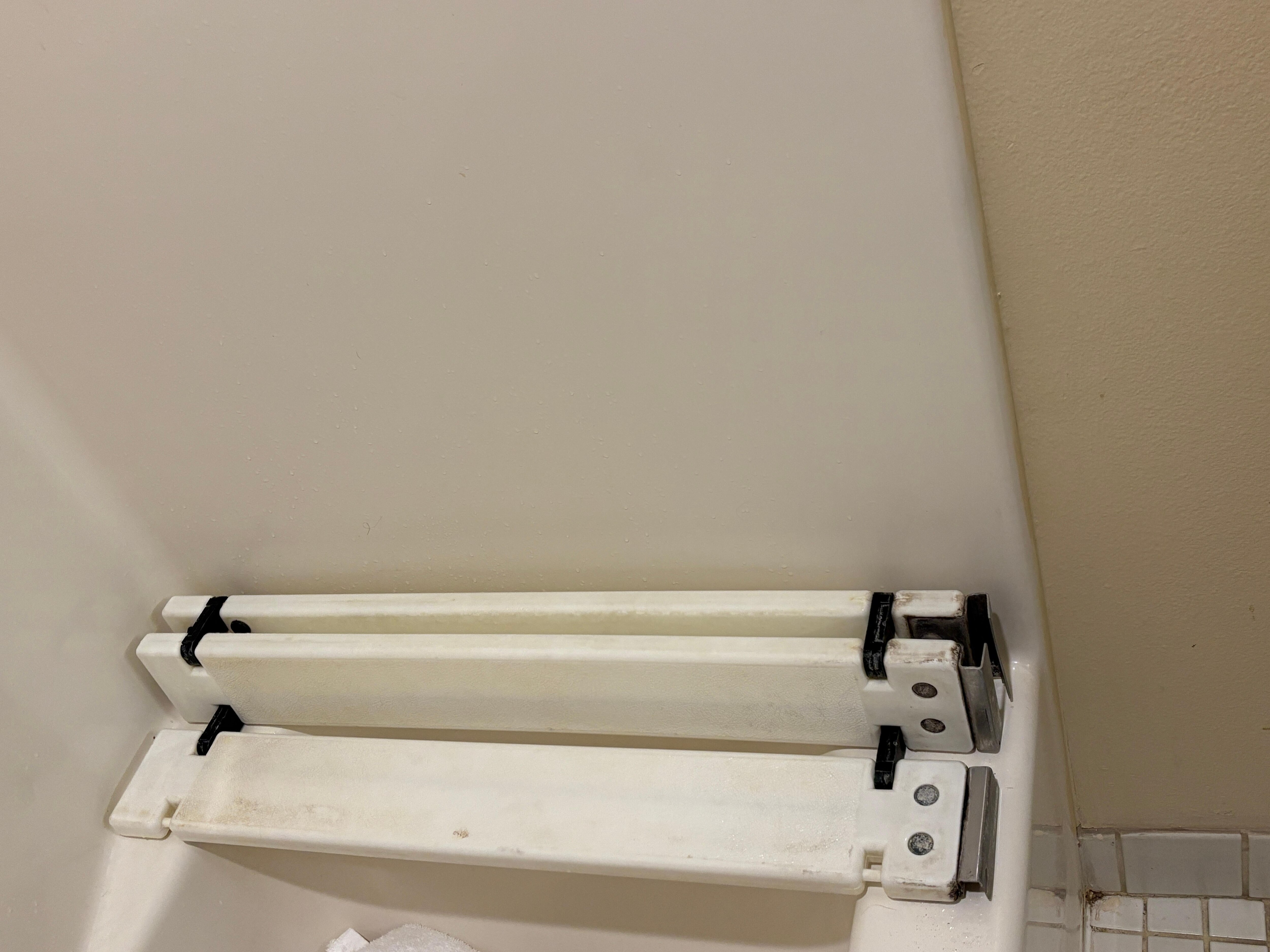 Accessible tub. But not hand rails 