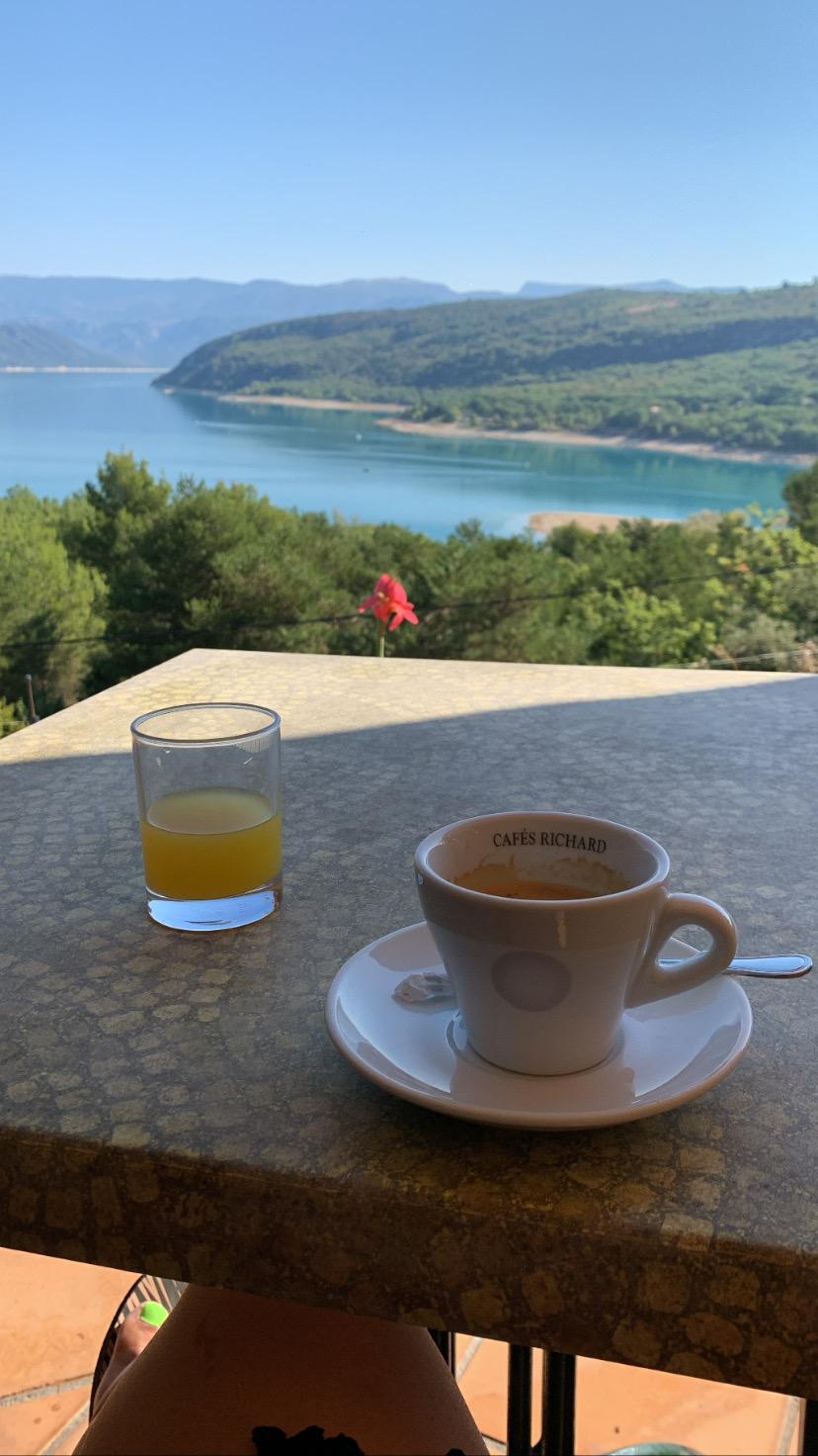 Petit déjeuner vue sur le lac Ste Croix