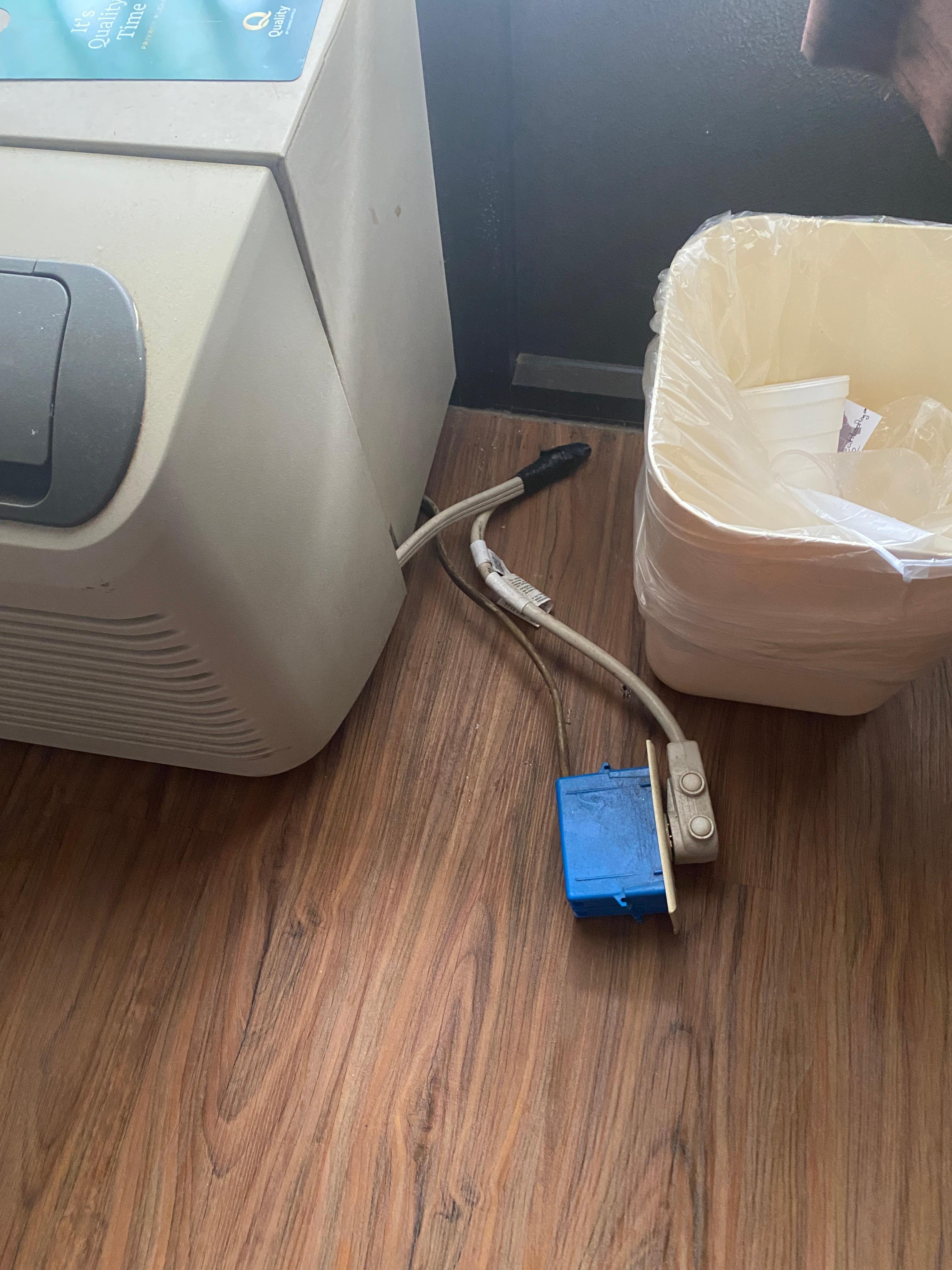 A/C wiring. This does not meet code.