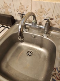 Just a few minutes with vinegar could have restored this...