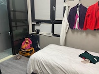 One person room twin bed