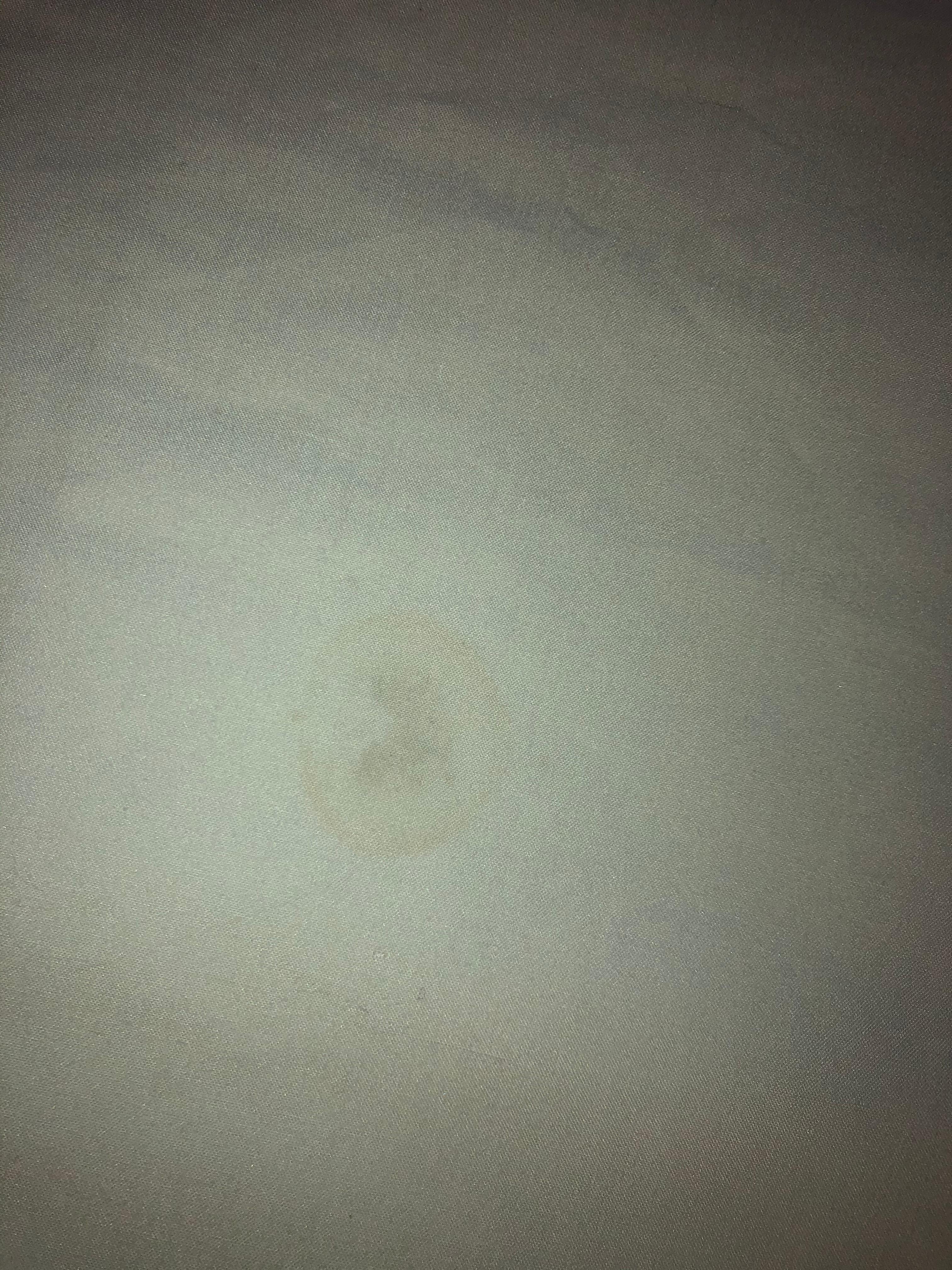 Rastros de semen en más sábanas