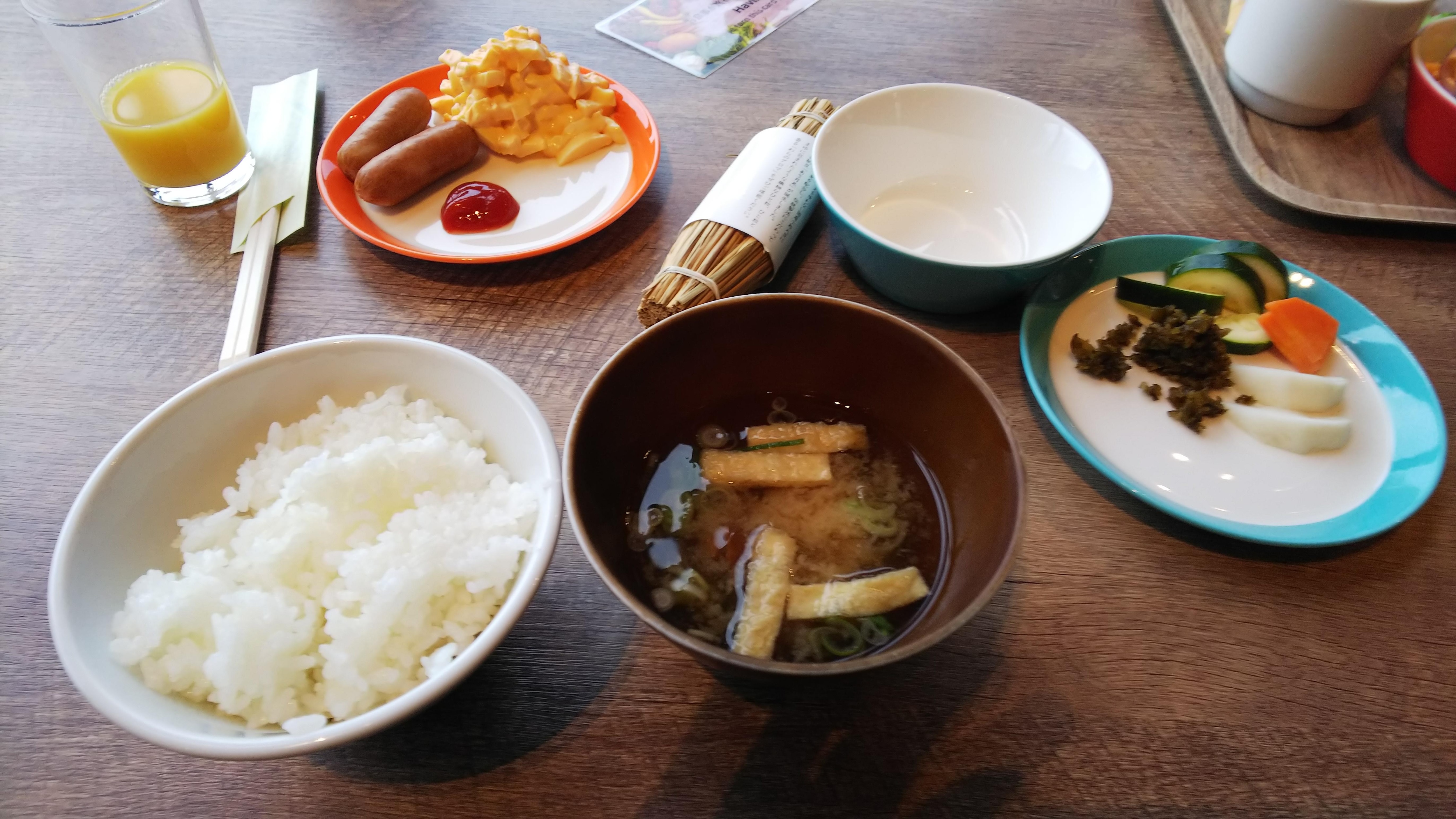 朝食、勿論洋食も有りました。