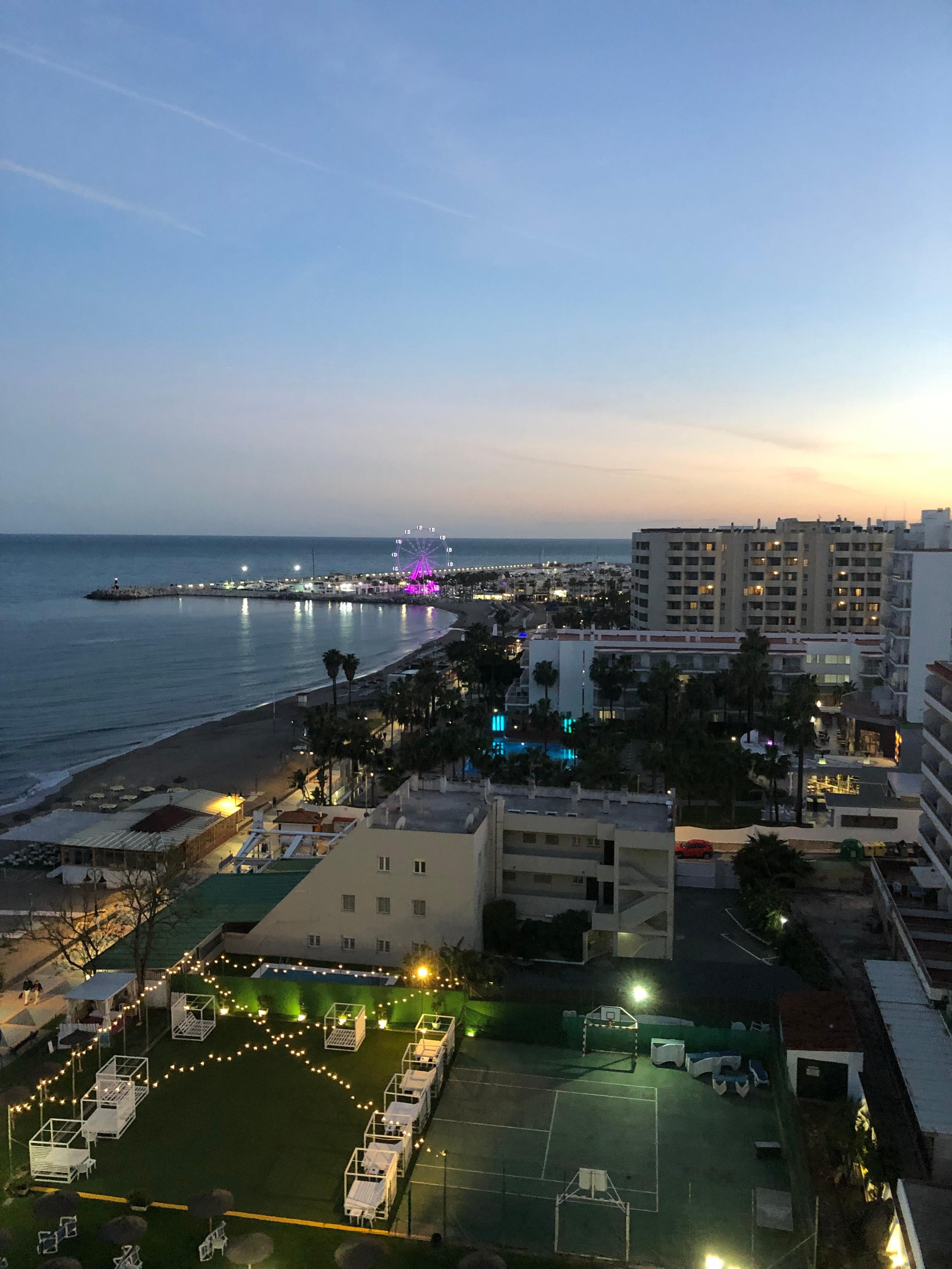 Utsikt fra rooftop bar