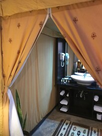 Safari lodge tent style