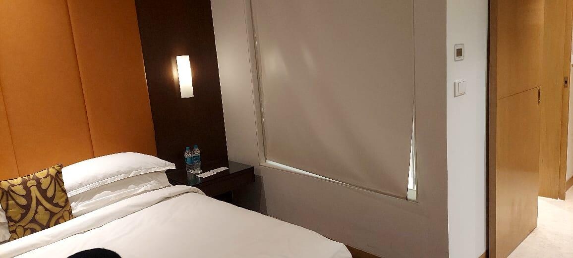 CURTAIN BETWEEN BATHROOM AND BEDROOM ON OUTSIDE. 