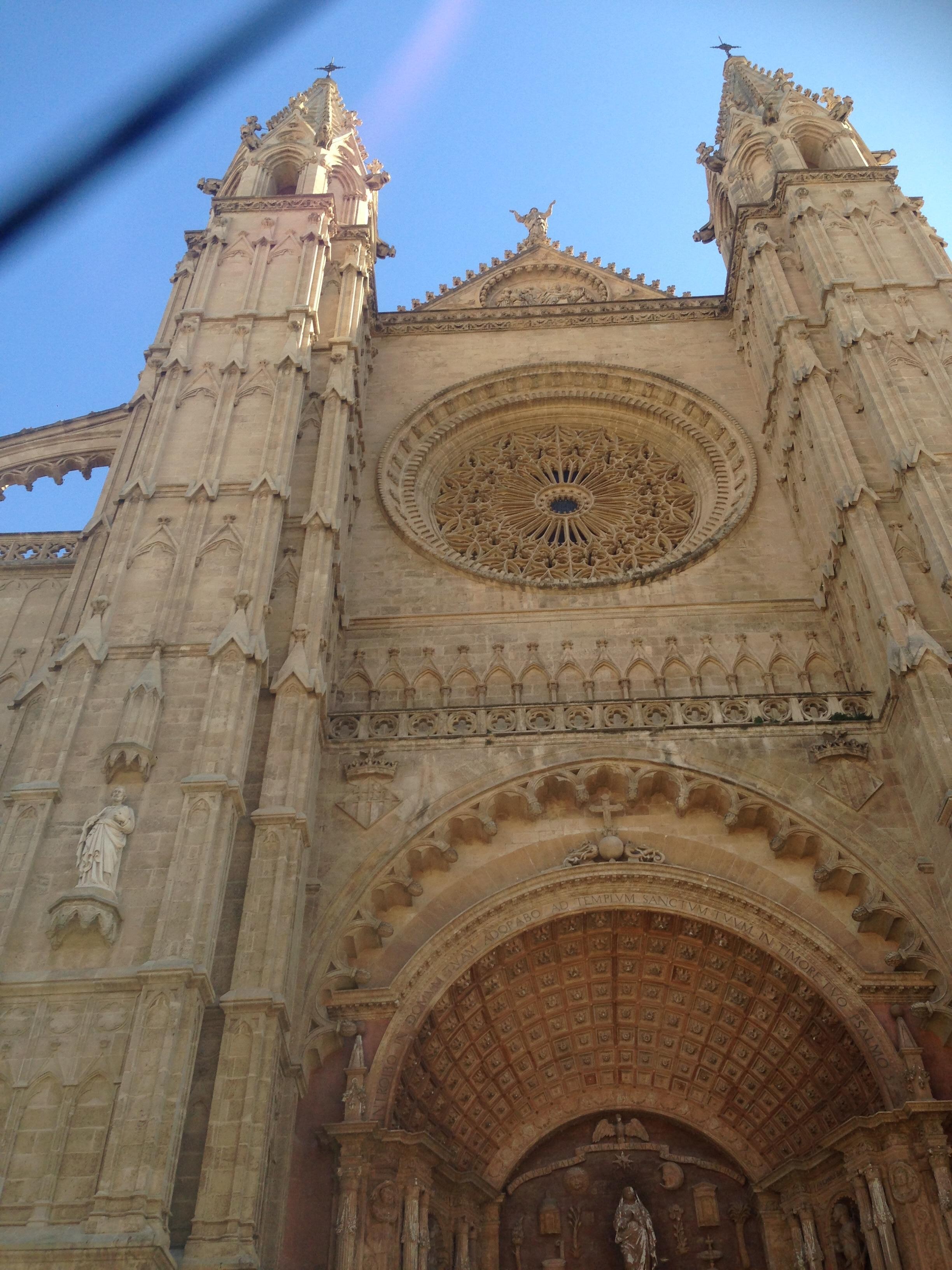 Palma-Cathedral
(front view)
Palma-City