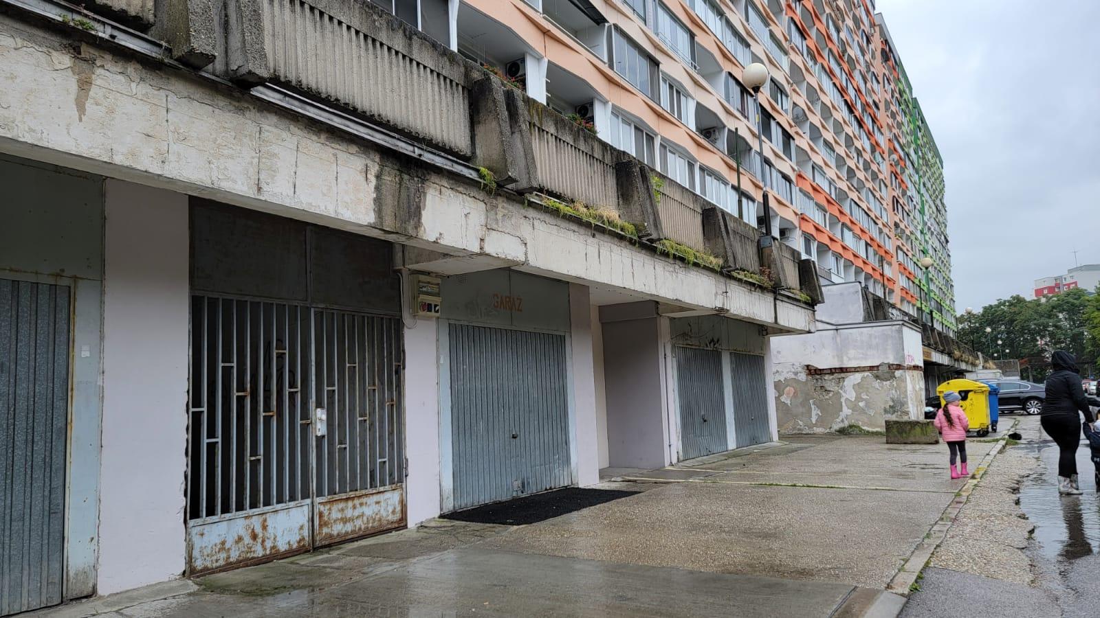 Entrance to the "hotel" in the slum. Hard to find parking. Was told by the "owner" to park next to a supermarket nowhere to be found.