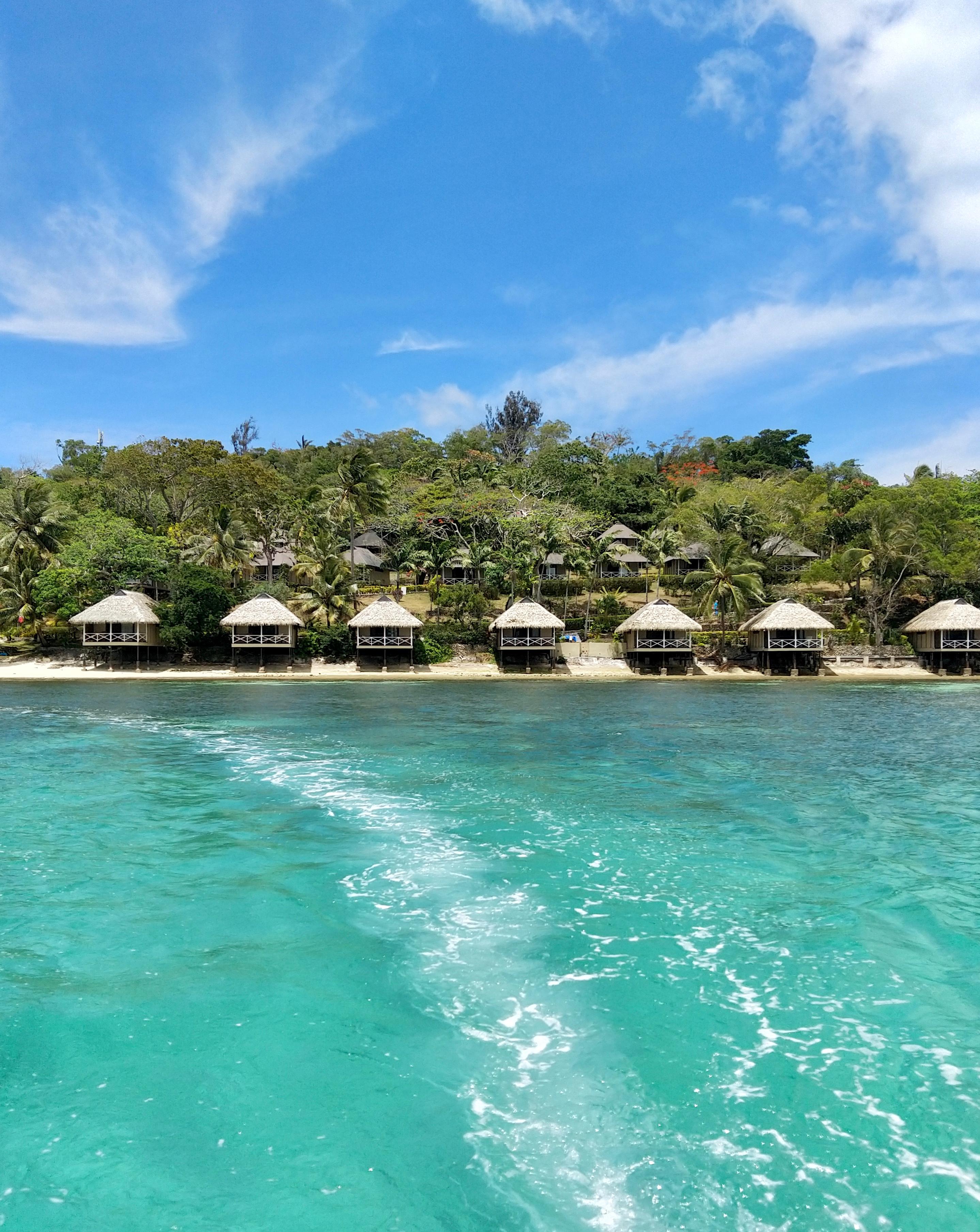 Bungalows sur pilotis face à Port Vila