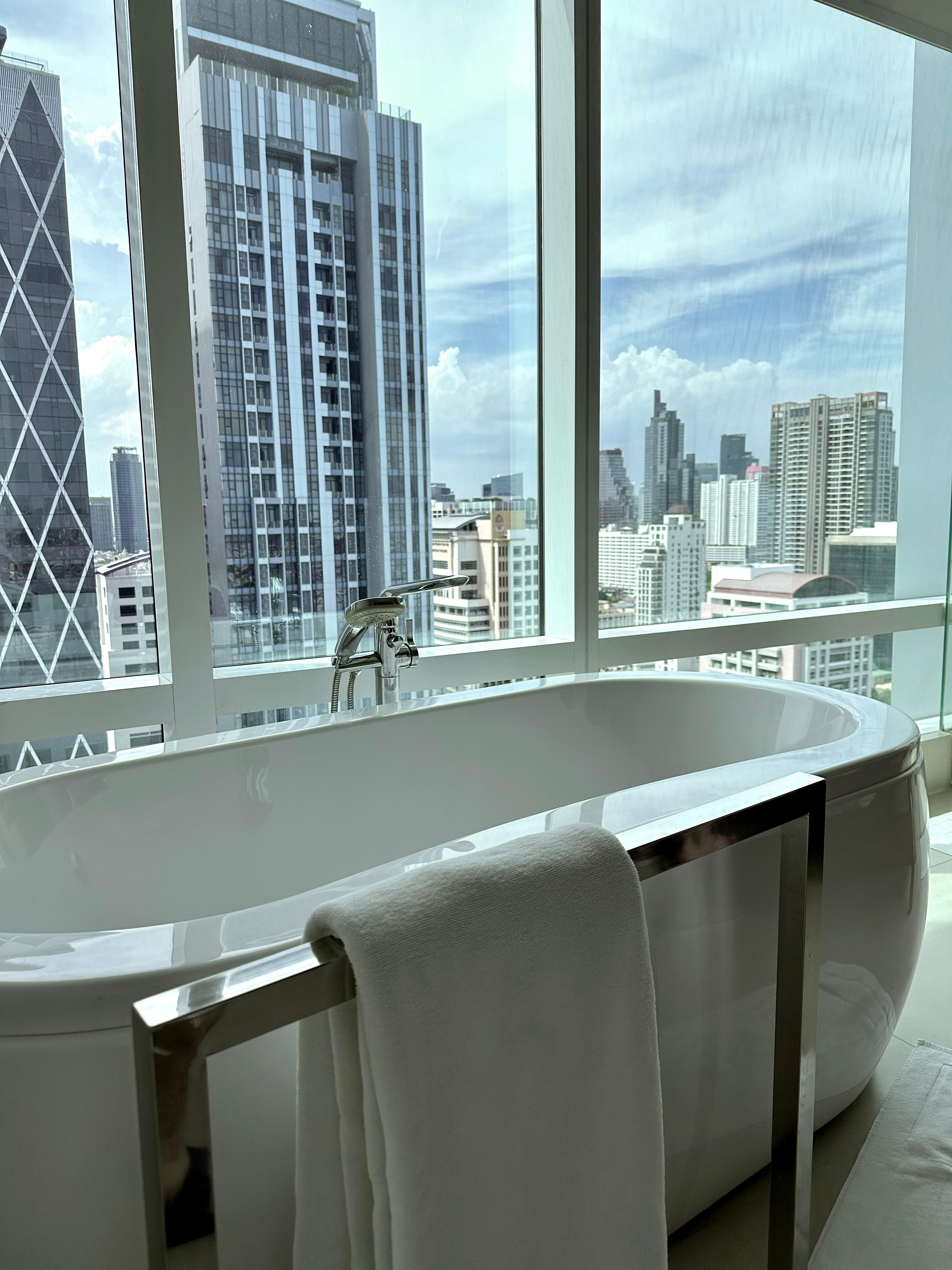 Bath tub in Executive Deluxe Suite