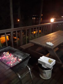 민들레 객실 테라스에서 바베큐