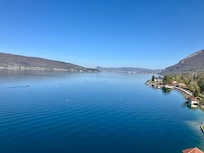 Chambre avec vue côté lac.