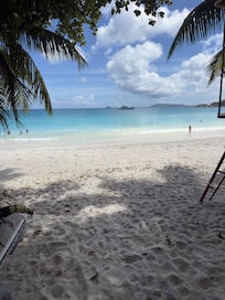 Plage de beau vallon collé a l’hôtel