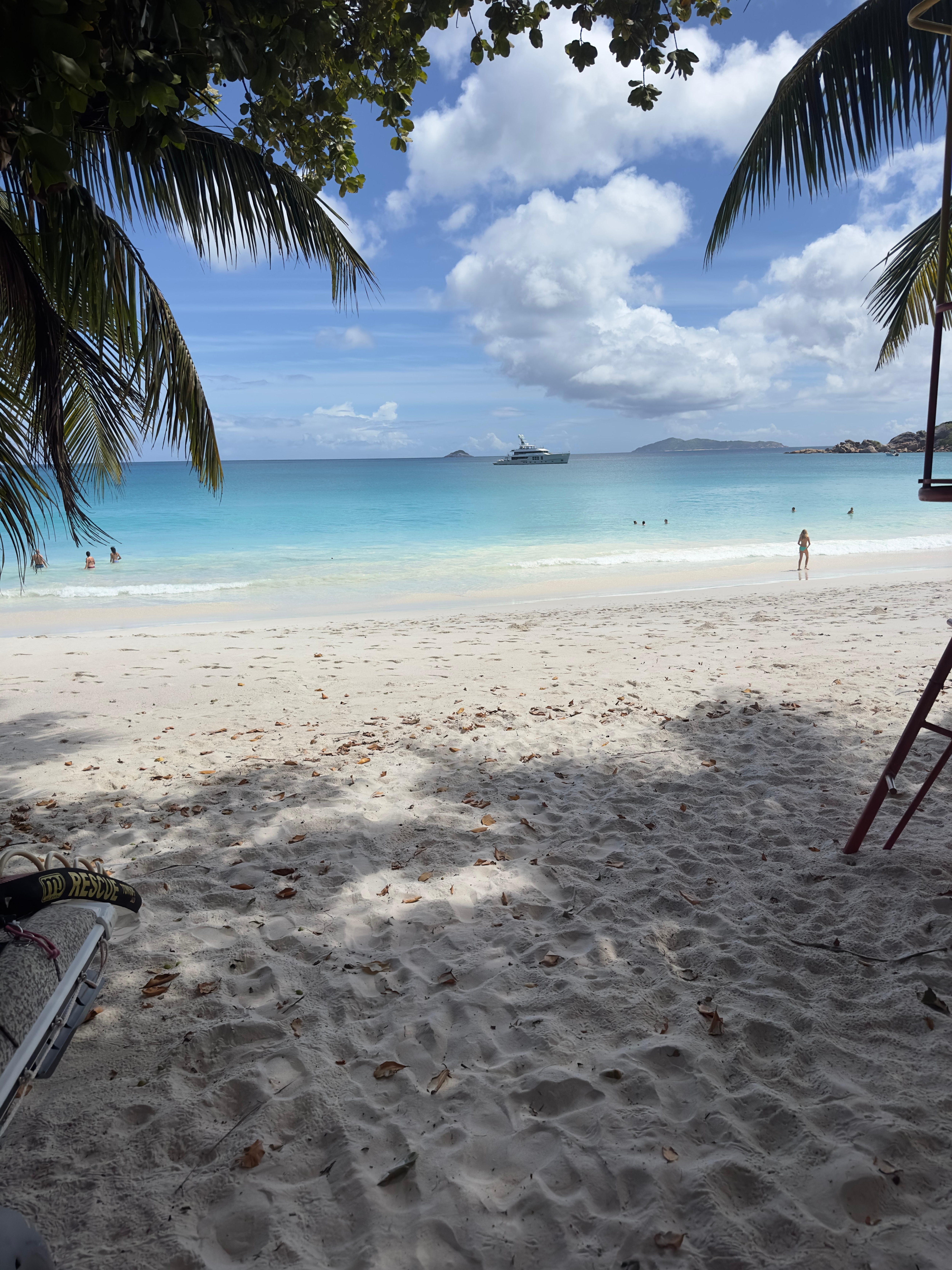 Plage de beau vallon collé a l’hôtel 