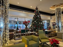 Hotel Bar weihnachtlich geschmückt
