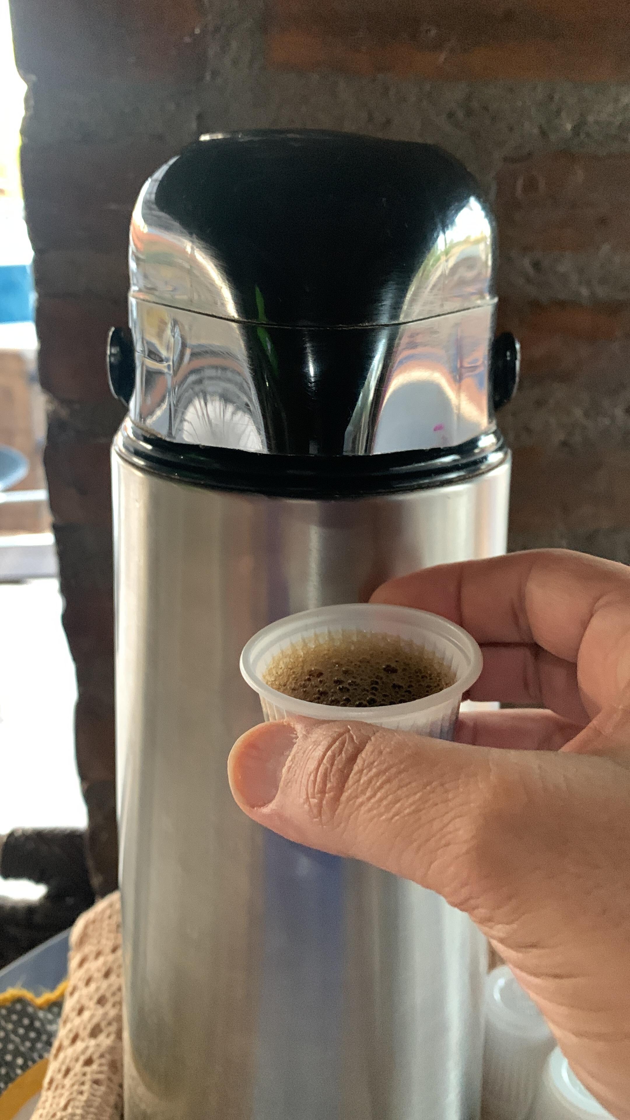 Cafezinho quente de cortesia