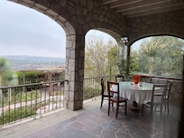 Area de comedor en terraza