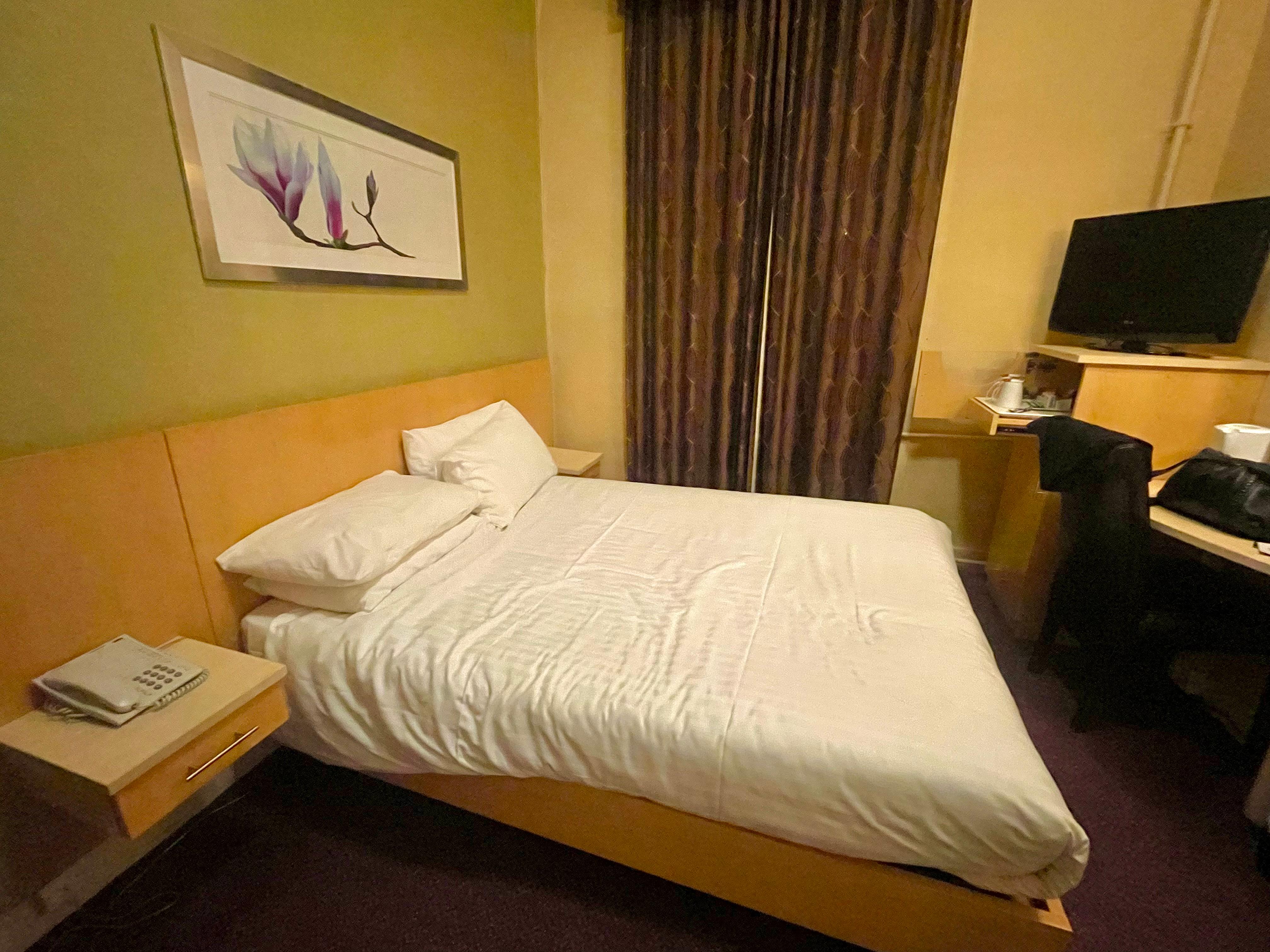 Basic double bedroom.