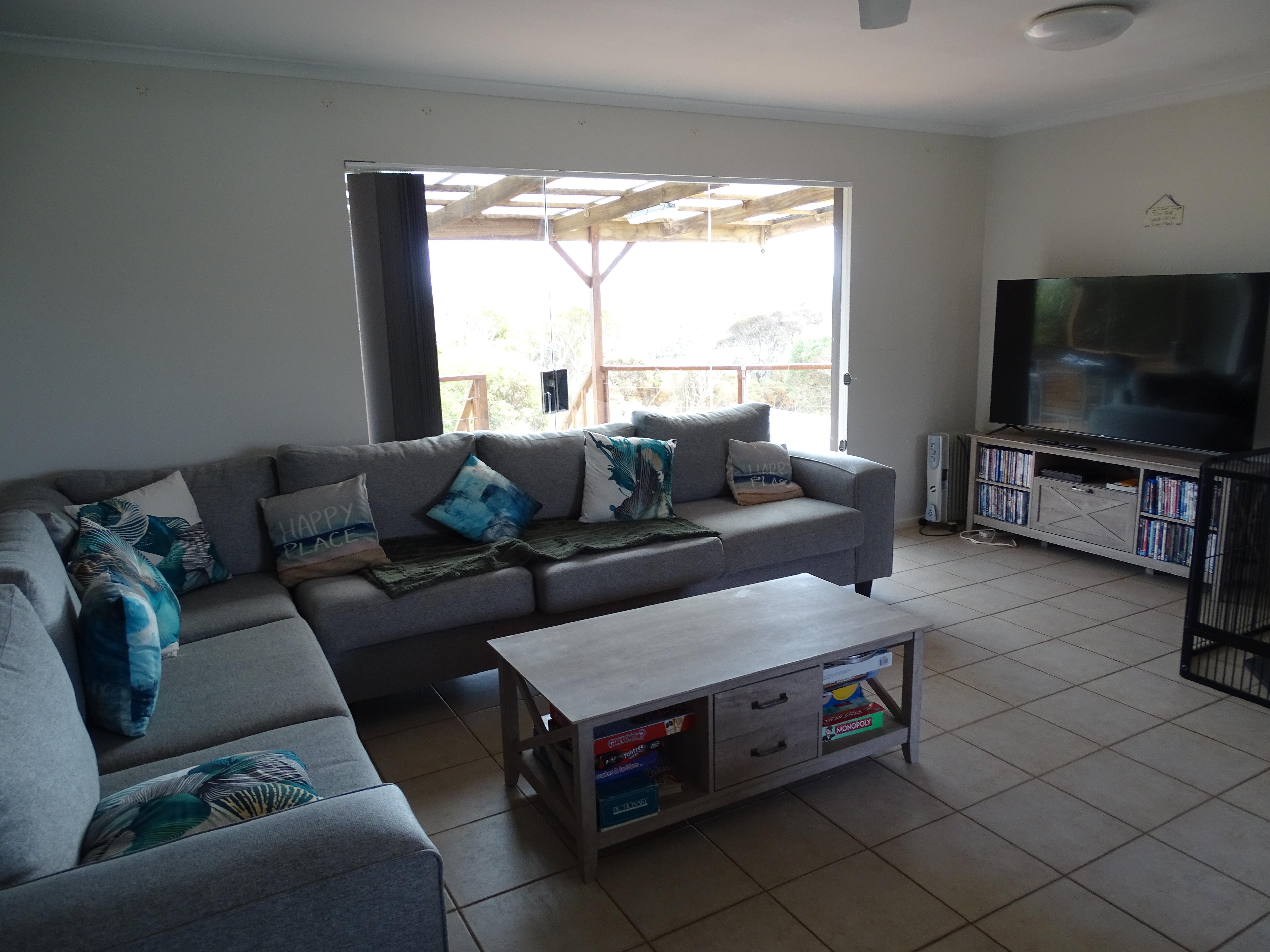 TV & Lounge Room