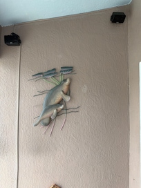 The outdoor speakers was the bomb very relaxing playing music by the pool