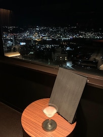 本館9階のバーで