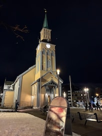 大聖堂でミッドナイトコンサートがある