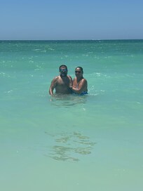 15-30 min drive to beaches but depends on which one. We went to Bradenton Beach and it was 20 min. Great spot