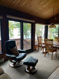 Corner window views