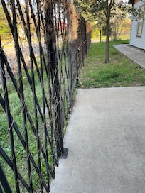 Front yard - no parking