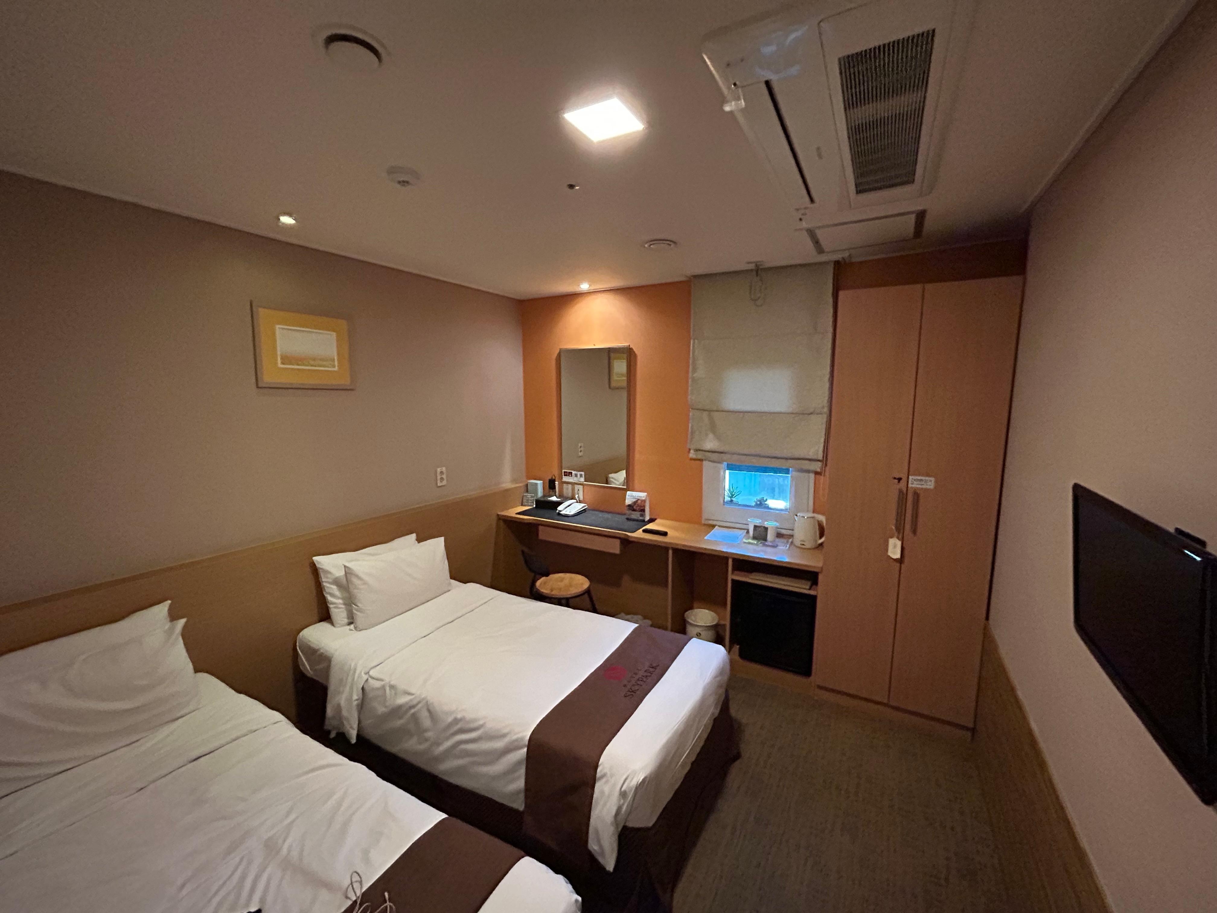 スーツケースも広げられる通路