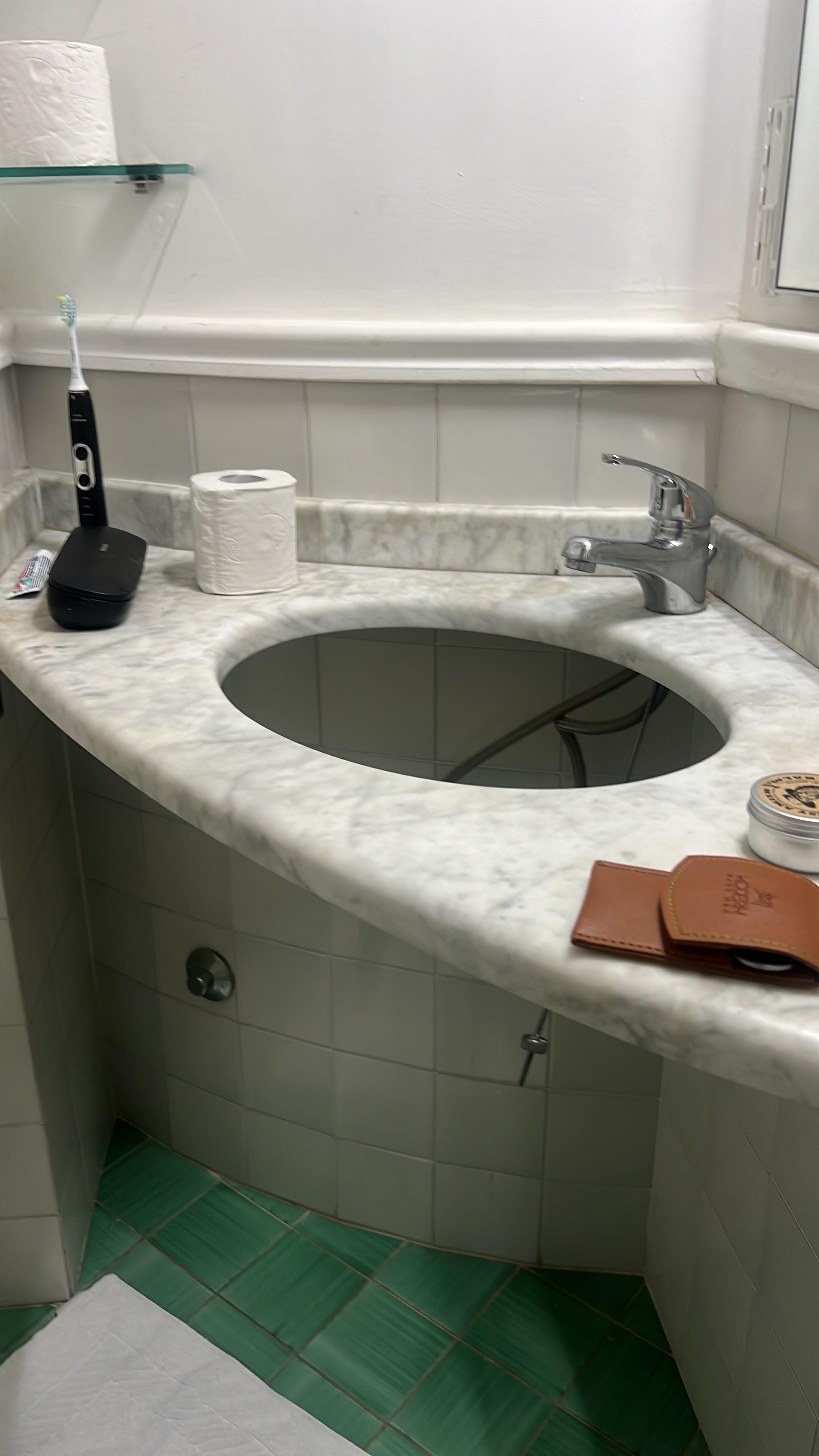 A place where a sink should be … but alas no sink for me. 