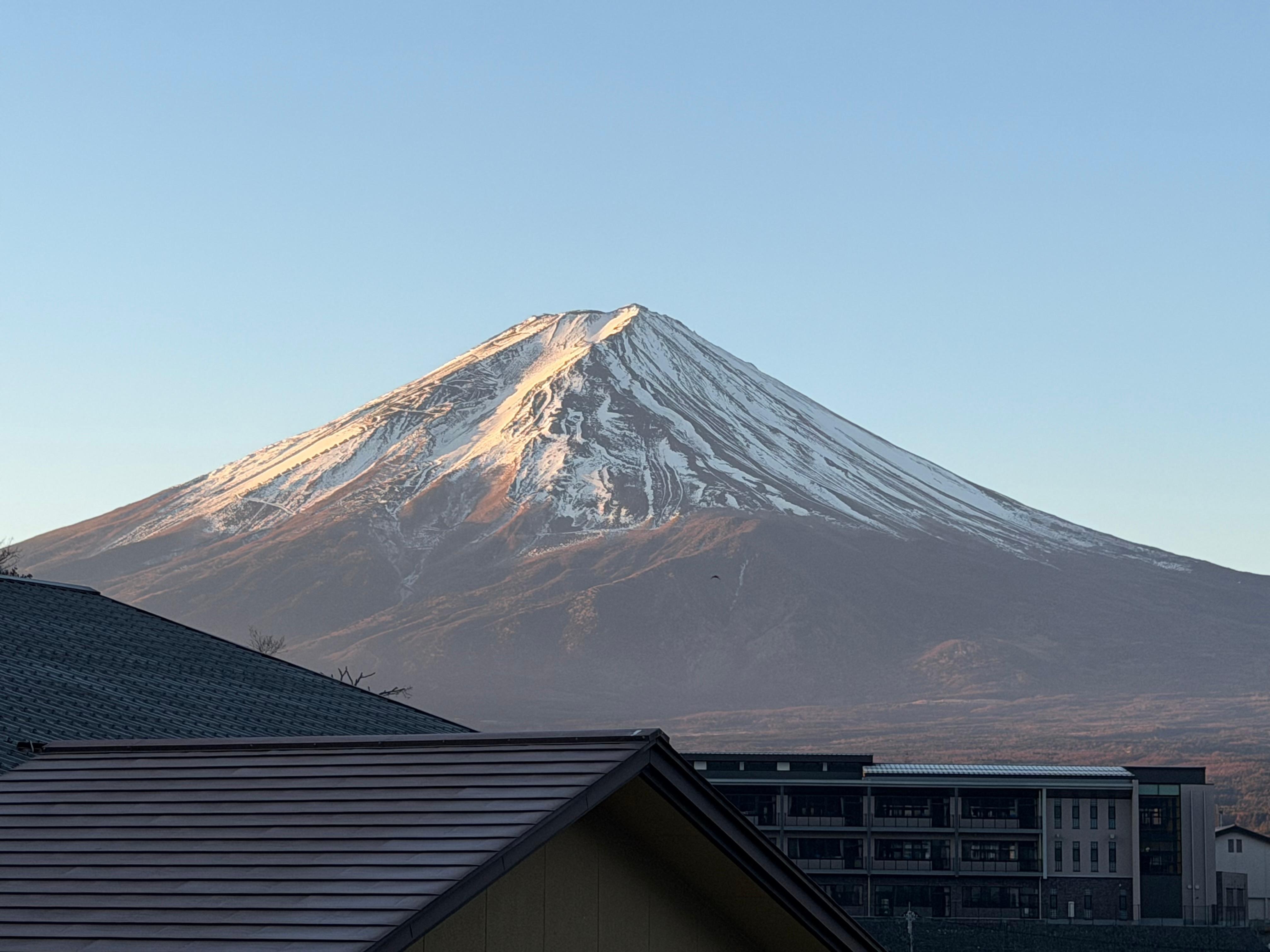 7樓泡湯另一邊能看到富士山