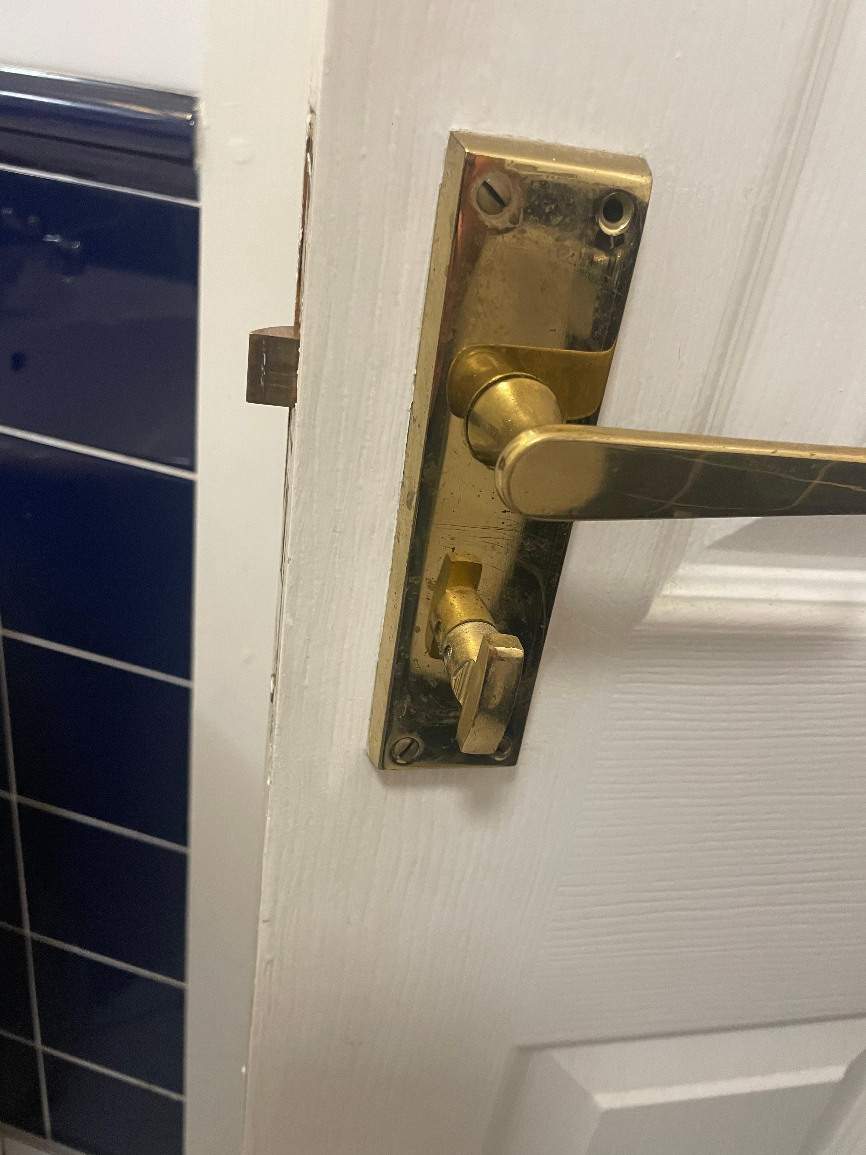 Dirty door and handle 