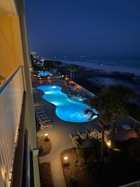 Gorgeous pools and hot tub!!