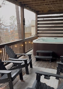 Hot tub & lots of outdoor seating.
