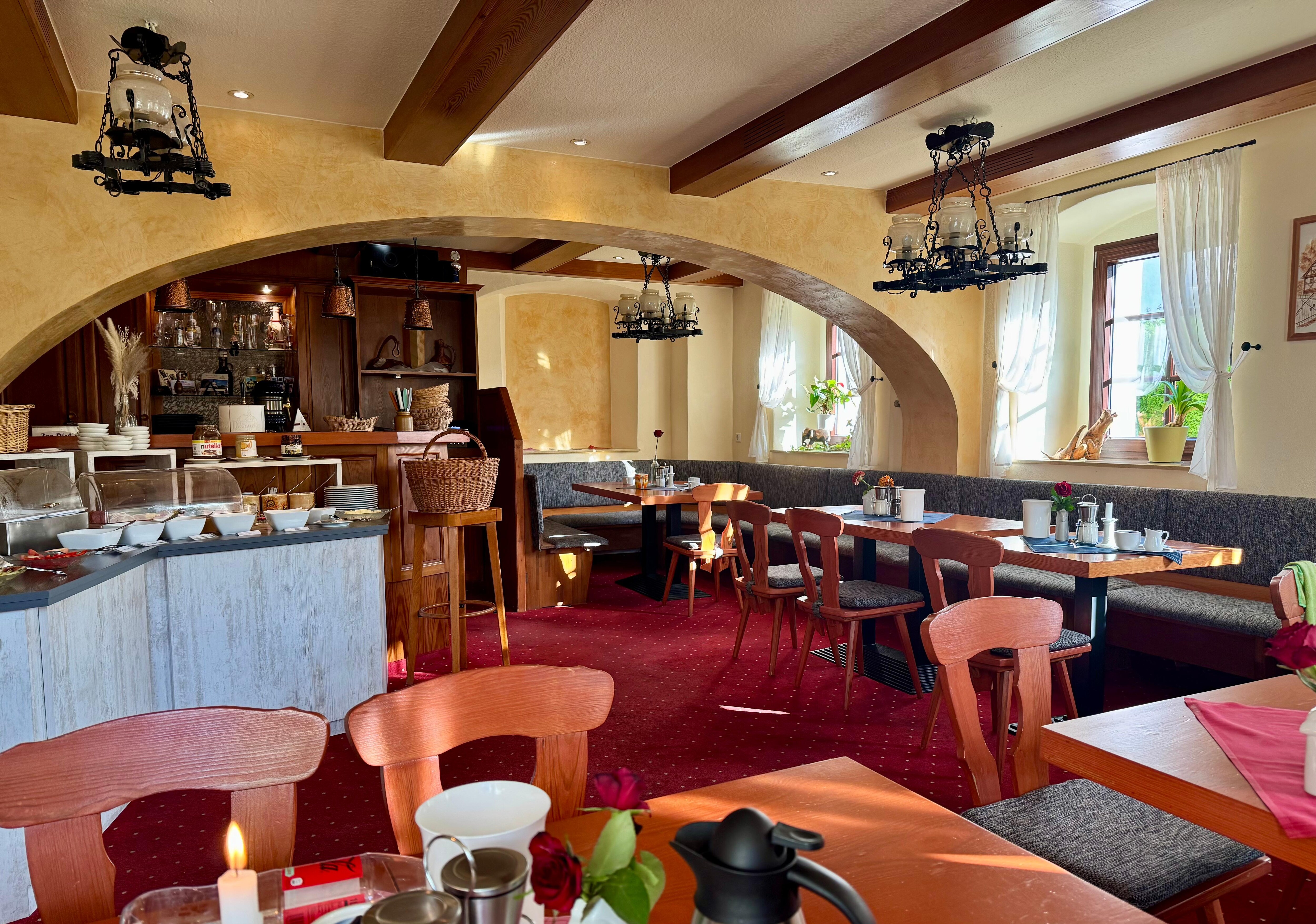 Friendly breakfast room made us feel welcome and warm-hearted.