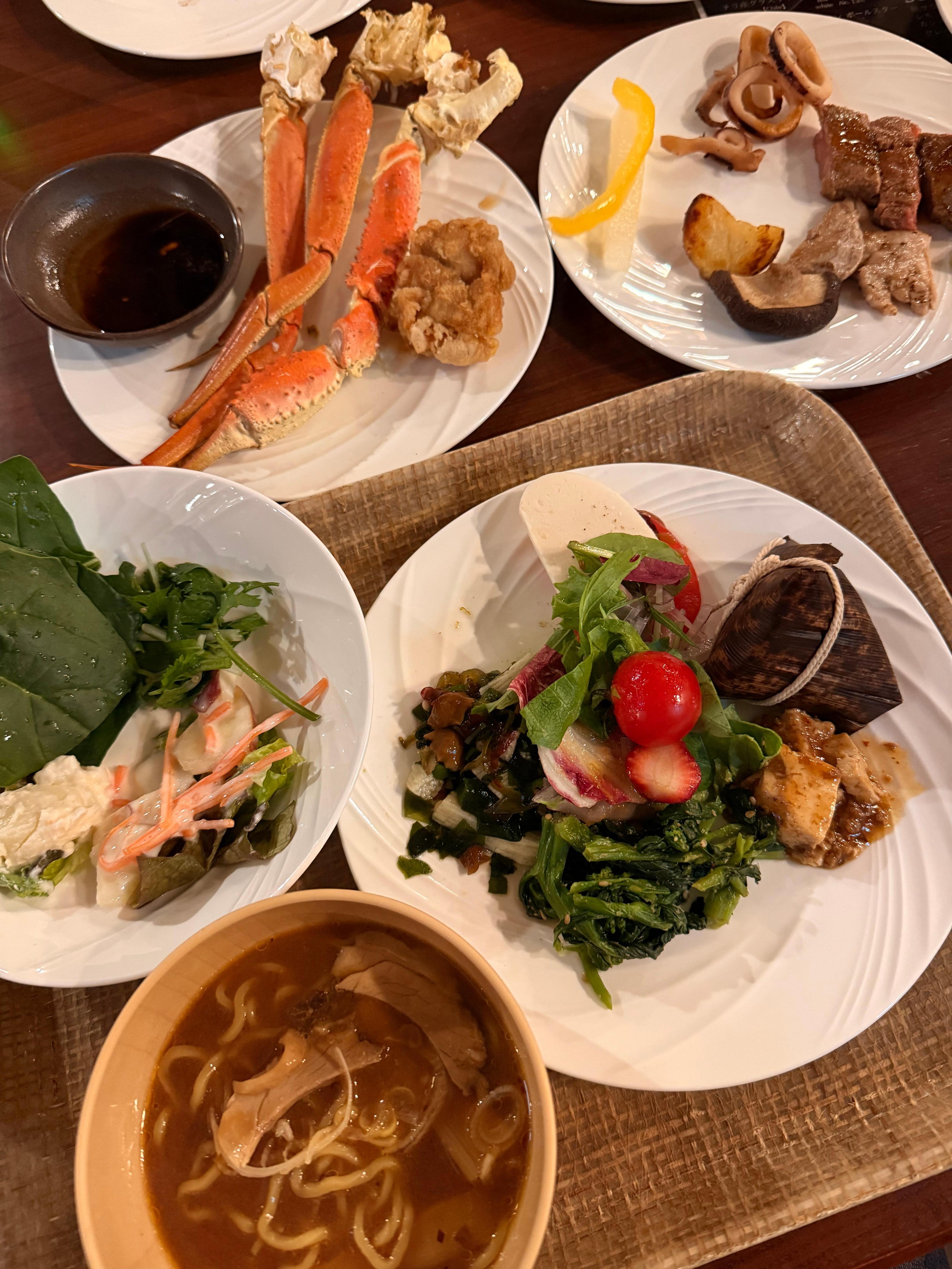夕食に蟹食べ放題があります🦀