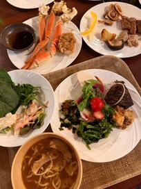 夕食に蟹食べ放題があります🦀
