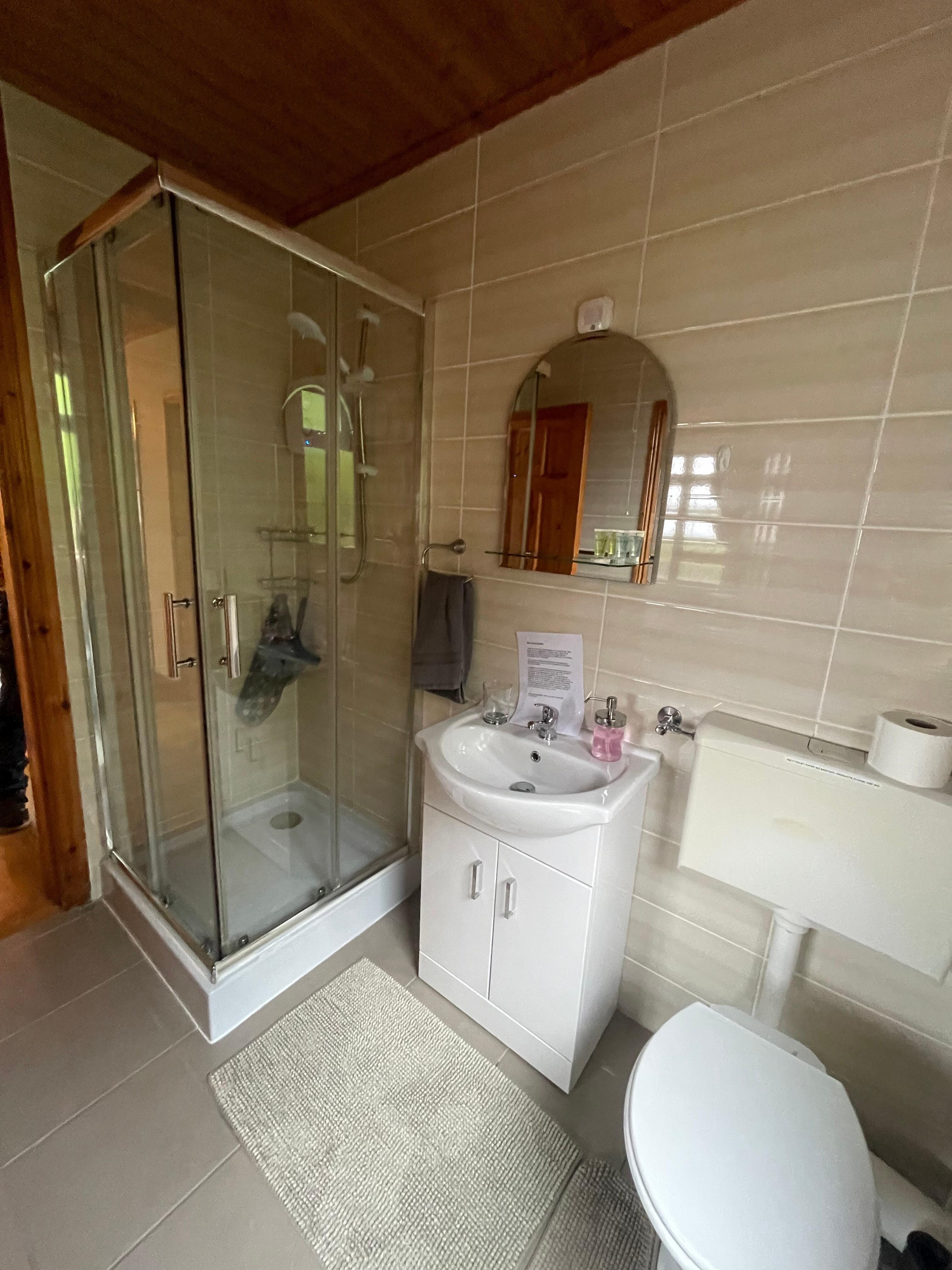 Une des quatre salle-de-bains