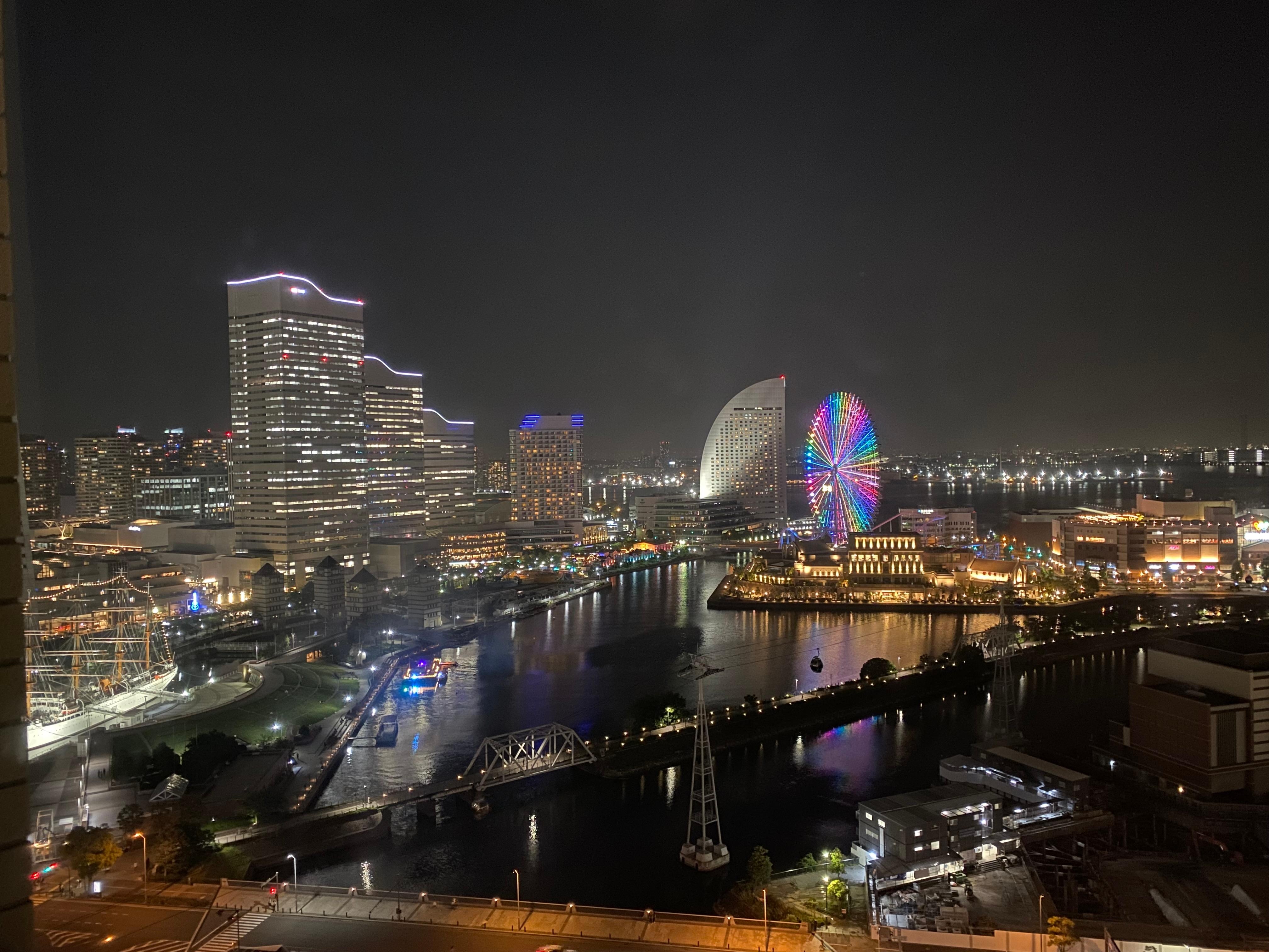 部屋からの夜景です。