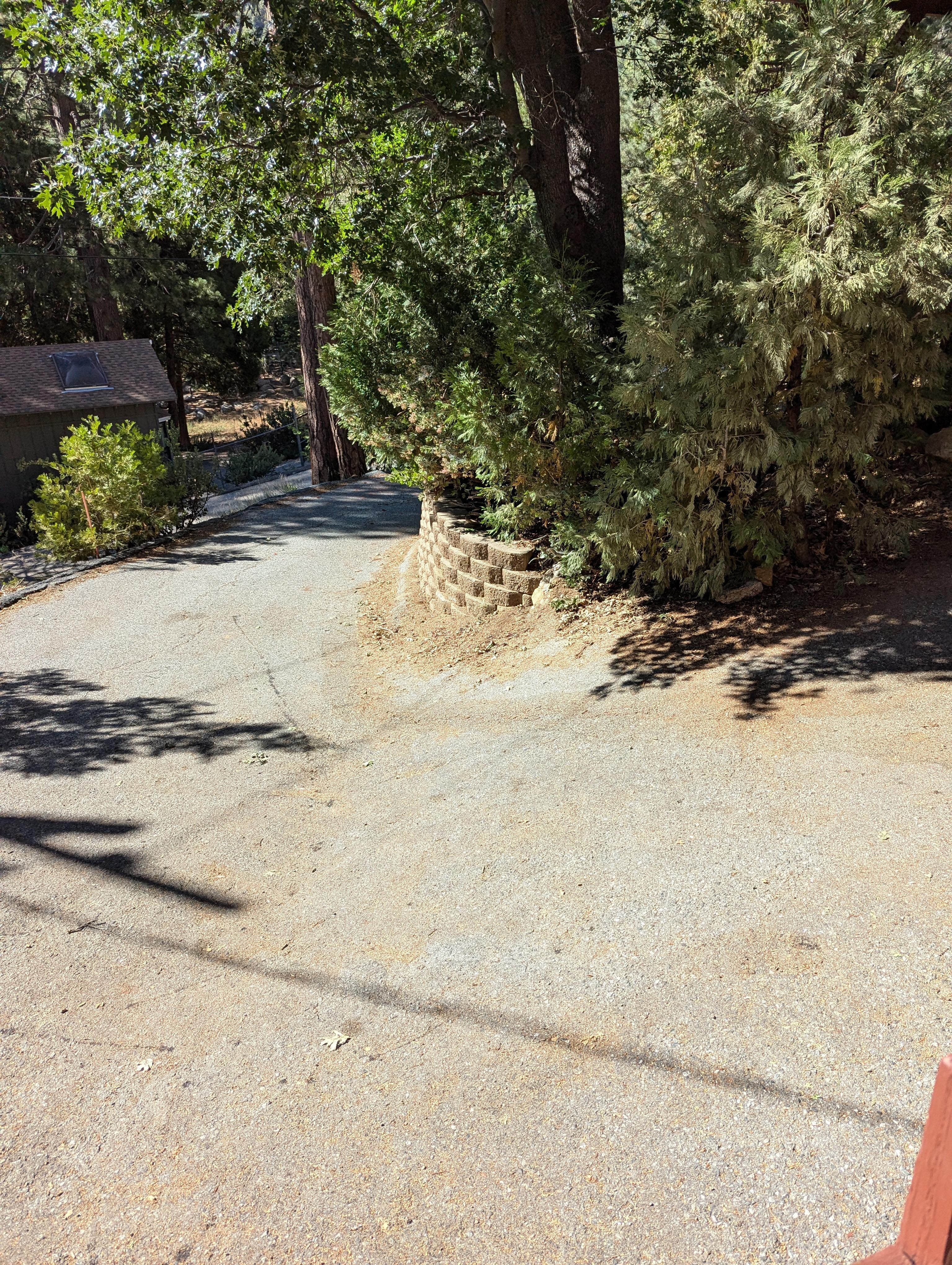 Driveway is tight try to only use 2 vehicles if possible 