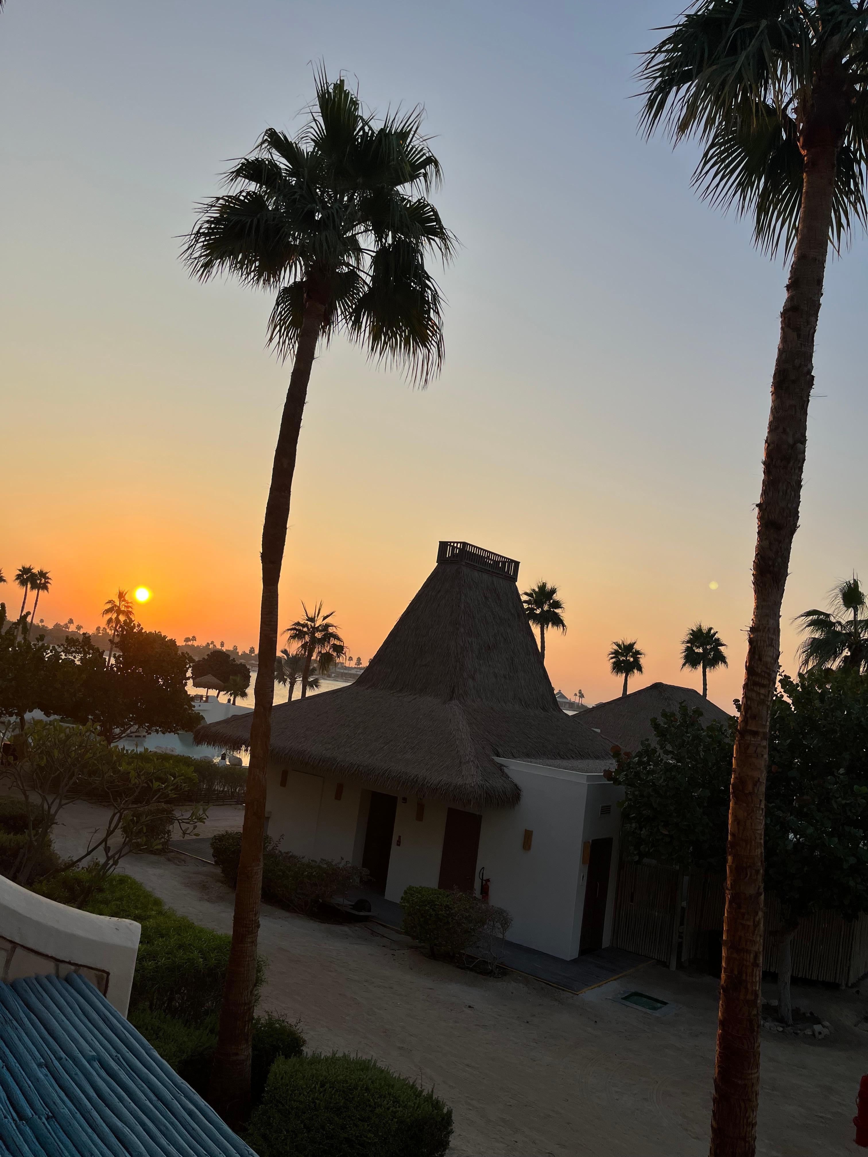 Not a very good sea view. Outdoor seating area looked worn and dirty I didn’t want to sit there!