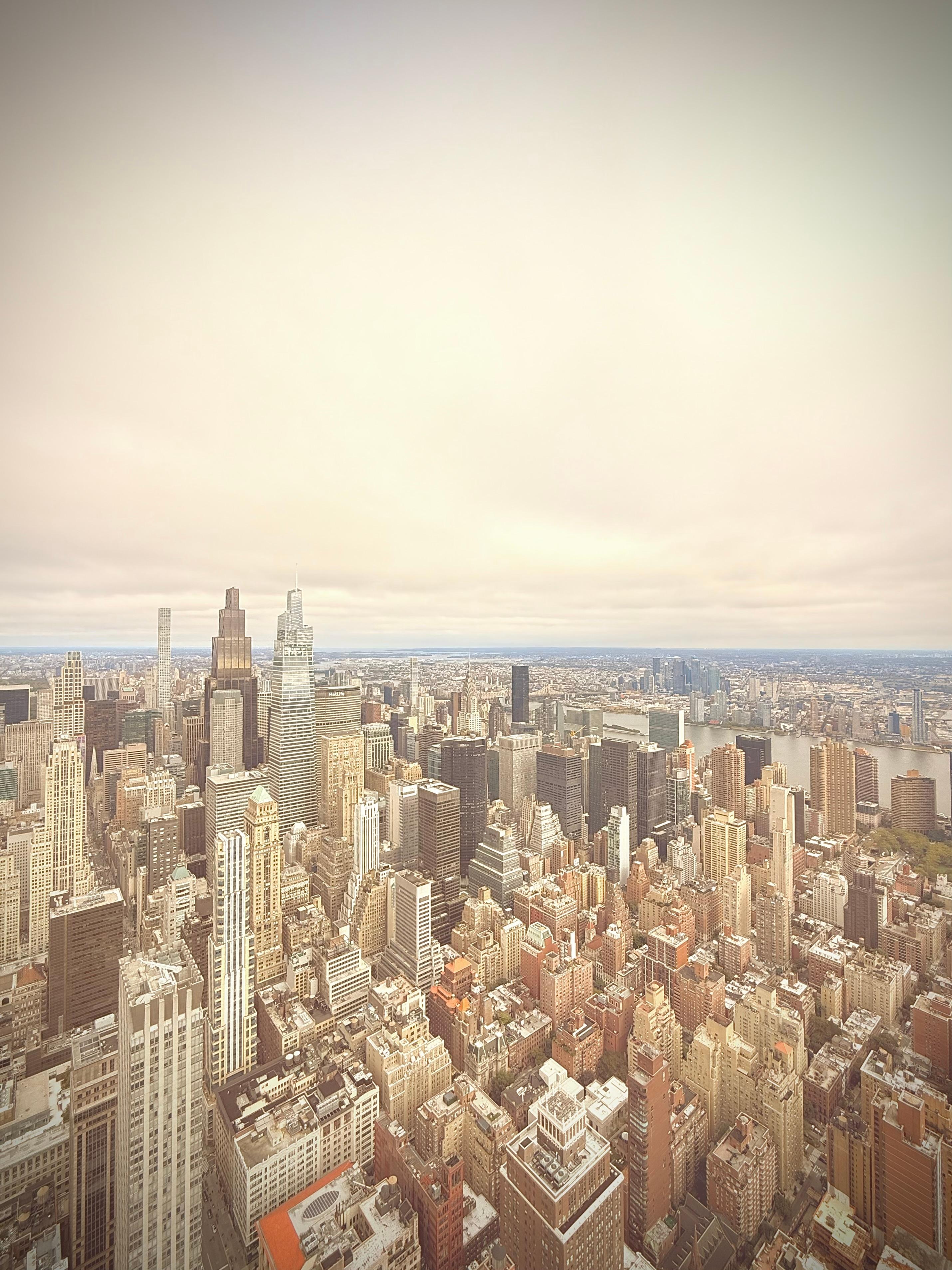 Easy subway to major landmarks!